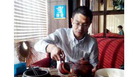 高川--湖南农大动物营养硕士
现任：饲料技术经理，，，，，，，，进入资源大家庭，，，，，，，，得到很多老师的帮助，，，，，，，，也更加清楚了自己的位置和方向。。。。。。以前人生的种种经历，，，，，，，，在此时才发现它的价值。。。。。。